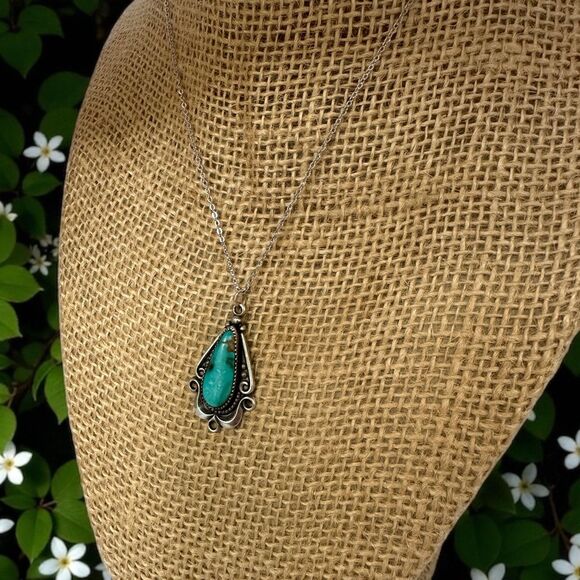 Vintage Bell Sterling Turquoise Necklace on 15" Chain Teardrop Pendant - Picture 3 of 3